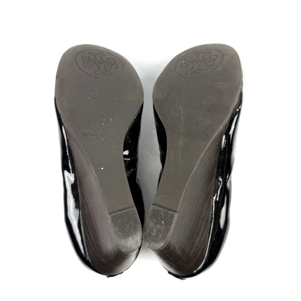 Tory Burch Eddie Ballet Wedge 7.5 Black Patent Leather Slip On Heels Gold Logo